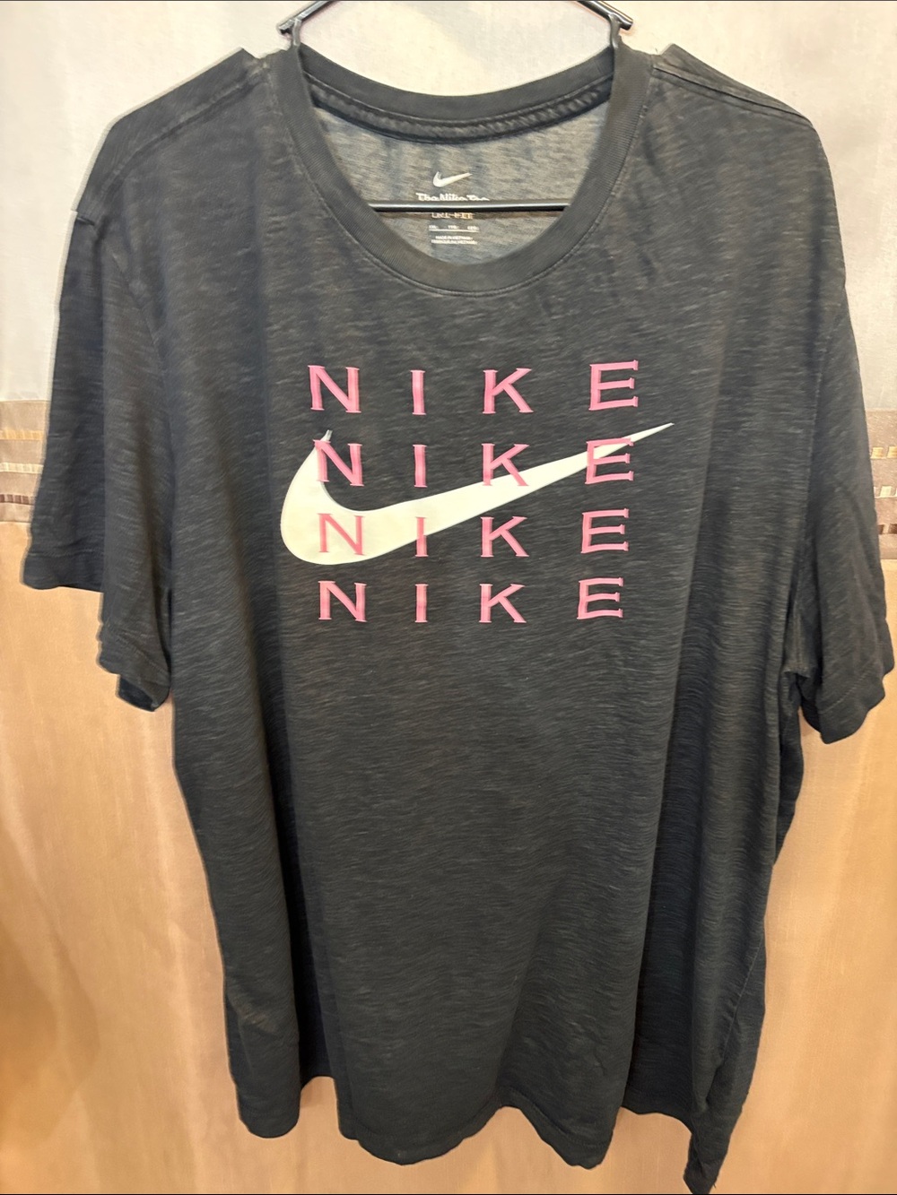 Nike Men’s Dark Gray Short-Sleeve Tee with Pink Logo and White Swoosh